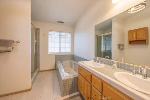 Bath - 1310 Malabar Way, Big Bear City, CA 92314 photo 1 of 3