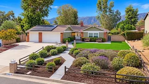 31831 Saint Pierre Ln, Lake Elsinore, CA 92530