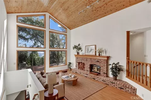 229 Shasta, Lake Arrowhead, CA 92352