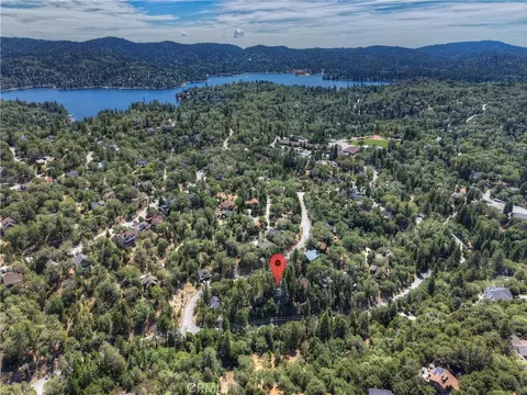 1468 Golden Rule Ln, Lake Arrowhead, CA 92352