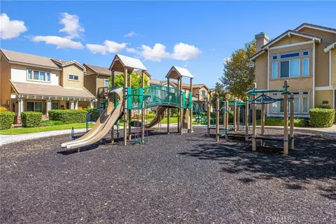 Exterior - 4953 Cedarbrook Ln, Riverside, CA 92504 photo 5 of 8