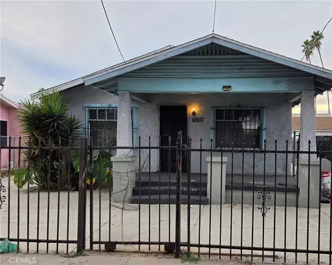 6907 Menlo St, Los Angeles, CA 90044