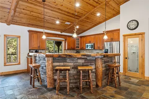 Kitchen - 1520 Fallbrook Ct, Big Bear City, CA 92314 photo 1 of 5