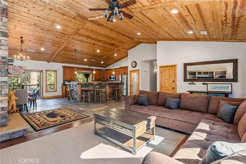 Living - 1520 Fallbrook Ct, Big Bear City, CA 92314 photo 3 of 4