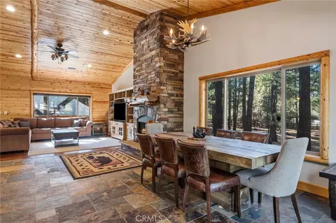Dining - 1520 Fallbrook Ct, Big Bear City, CA 92314 photo 2 of 3