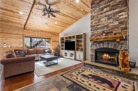 Living - 1520 Fallbrook Ct, Big Bear City, CA 92314 photo 4 of 4