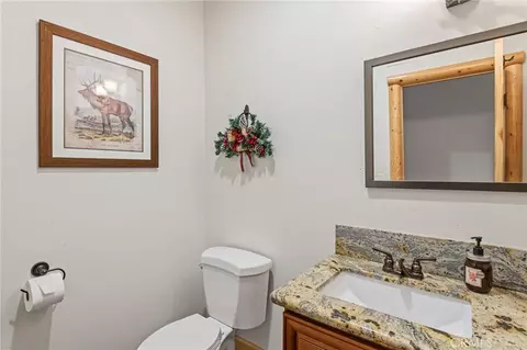 Bath - 1520 Fallbrook Ct, Big Bear City, CA 92314 photo 1 of 4