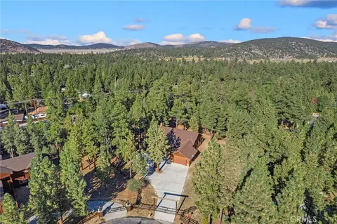 View/Area - 1520 Fallbrook Ct, Big Bear City, CA 92314 photo 1 of 6