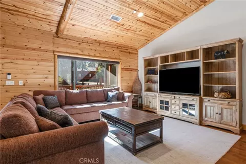 Living - 1520 Fallbrook Ct, Big Bear City, CA 92314 photo 2 of 4