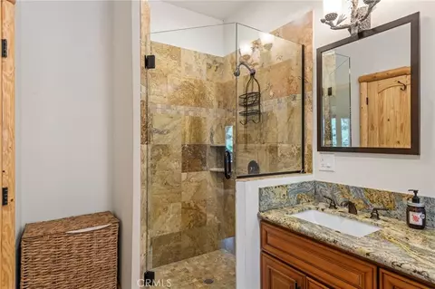 Bath - 1520 Fallbrook Ct, Big Bear City, CA 92314 photo 3 of 4