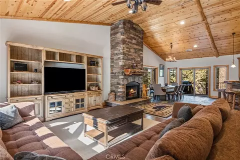 Living - 1520 Fallbrook Ct, Big Bear City, CA 92314 photo 1 of 4
