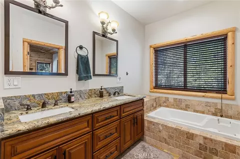 Bath - 1520 Fallbrook Ct, Big Bear City, CA 92314 photo 2 of 4
