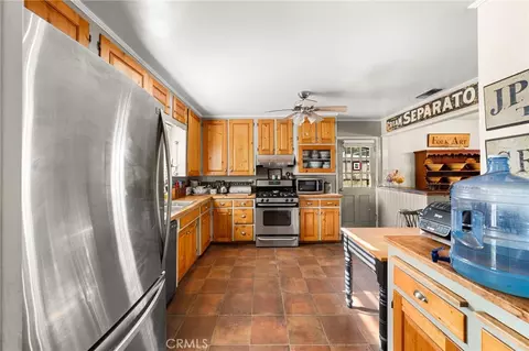Kitchen - 3917 Donald Ave, Riverside, CA 92503 photo 2 of 4