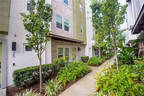 923 E Mason Ln #34, Anaheim, CA 92805