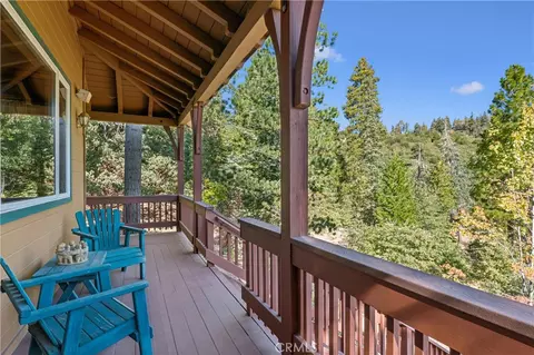 Exterior - 266 El Dorado Dr, Lake Arrowhead, CA 92352 photo 8 of 9
