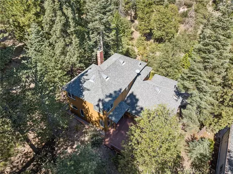 View/Area - 266 El Dorado Dr, Lake Arrowhead, CA 92352 photo 2 of 5
