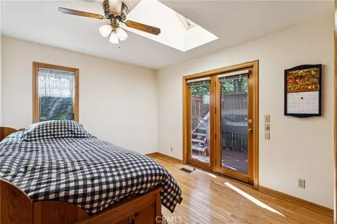 Bedroom - 266 El Dorado Dr, Lake Arrowhead, CA 92352 photo 1 of 8