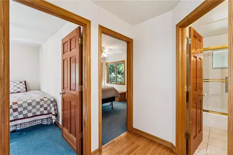 Entry Way - 266 El Dorado Dr, Lake Arrowhead, CA 92352 photo 4 of 4