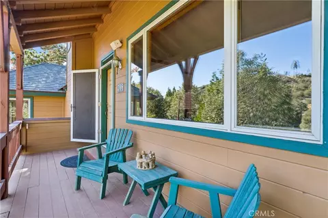 Exterior - 266 El Dorado Dr, Lake Arrowhead, CA 92352 photo 4 of 9