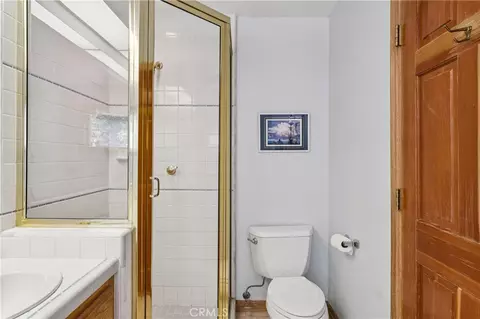 Bath - 266 El Dorado Dr, Lake Arrowhead, CA 92352 photo 3 of 4