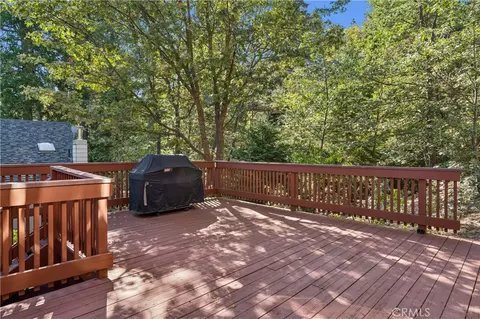 Exterior - 266 El Dorado Dr, Lake Arrowhead, CA 92352 photo 5 of 9