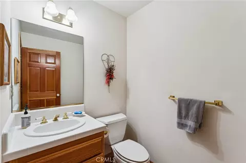 Bath - 266 El Dorado Dr, Lake Arrowhead, CA 92352 photo 1 of 4