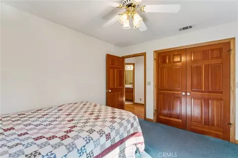 Bedroom - 266 El Dorado Dr, Lake Arrowhead, CA 92352 photo 6 of 8
