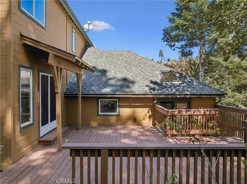 Exterior - 266 El Dorado Dr, Lake Arrowhead, CA 92352 photo 7 of 9