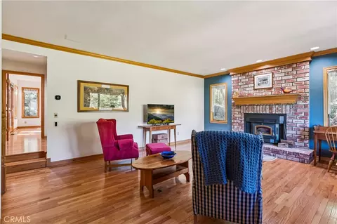 Living - 266 El Dorado Dr, Lake Arrowhead, CA 92352 photo 1 of 2
