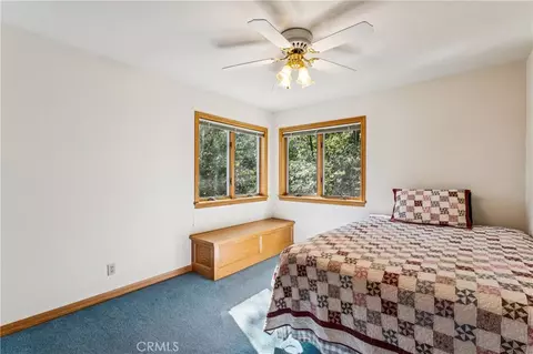 Bedroom - 266 El Dorado Dr, Lake Arrowhead, CA 92352 photo 5 of 8