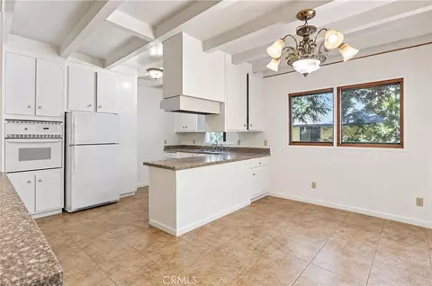 Kitchen - 232 Sunset, Lake Arrowhead, CA 92352 photo 1 of 4