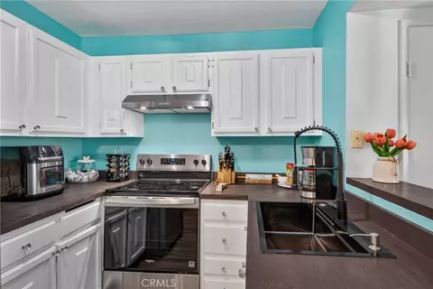 Kitchen - 2265 Bradford Ave #511, Highland, CA 92346 photo 2 of 2