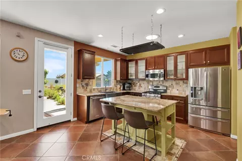 Kitchen - 368 Shining Rock, Beaumont, CA 92223 photo 1 of 4