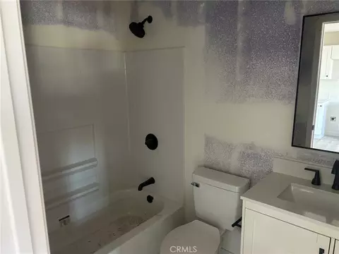 Bath - 1318 Stillman, Redlands, CA 92374 photo 6 of 6