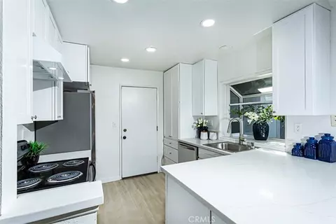 Kitchen - 24 Riverstone, Irvine, CA 92606 photo 4 of 4