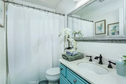 Bath - 24 Riverstone, Irvine, CA 92606 photo 2 of 5