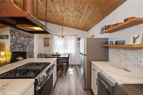 Kitchen - 448 Quail, Big Bear Lake, CA 92315 photo 1 of 5