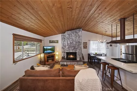Living - 448 Quail, Big Bear Lake, CA 92315 photo 3 of 4