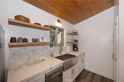 Kitchen - 448 Quail, Big Bear Lake, CA 92315 photo 4 of 5