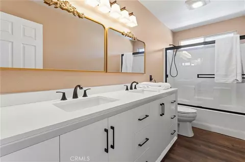 Bath - 976 Hemingway, Corona, CA 92878 photo 2 of 4