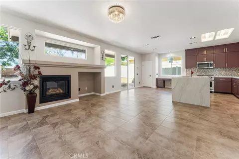 Living - 976 Hemingway, Corona, CA 92878 photo 4 of 5