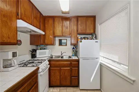 Kitchen - 23754 Pioneer Cp, Crestline, CA 92325 photo 8 of 8