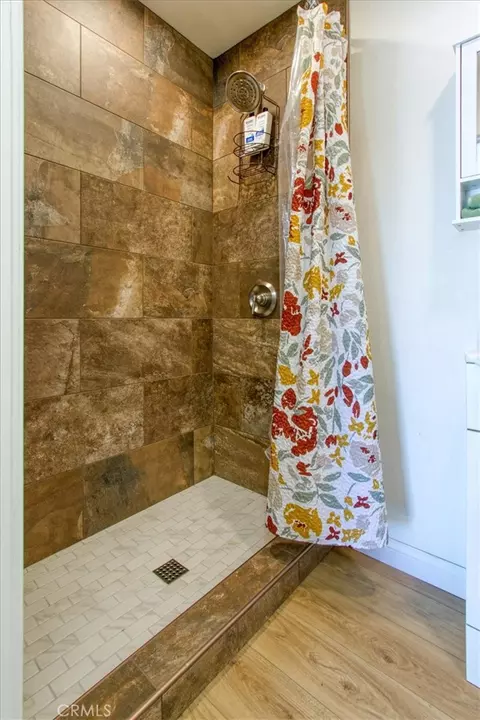 Bath - 2160 John, Riverside, CA 92503 photo 5 of 6