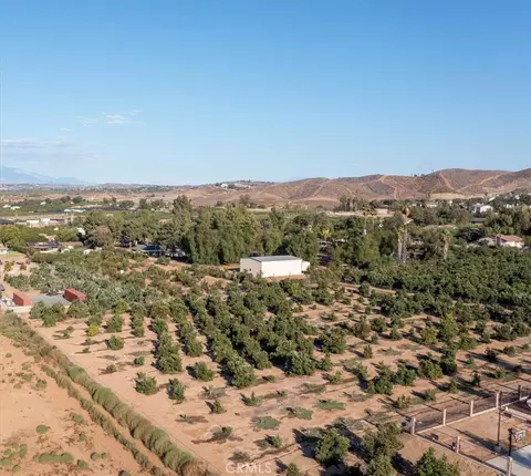 View/Area - 2160 John, Riverside, CA 92503 photo 3 of 10