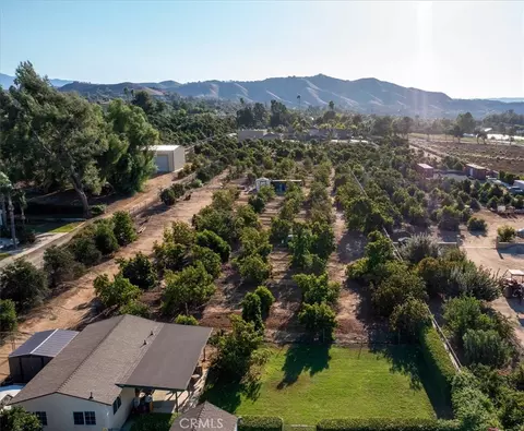 View/Area - 2160 John, Riverside, CA 92503 photo 5 of 10