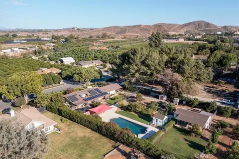 View/Area - 2160 John, Riverside, CA 92503 photo 7 of 10