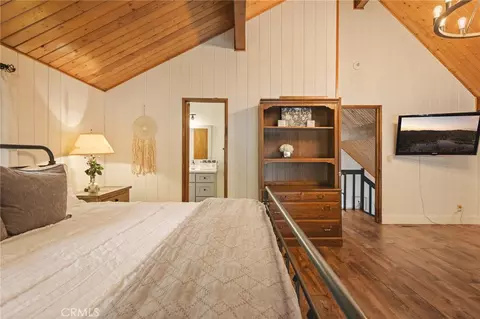 Bedroom - 27332 Pinewood, Lake Arrowhead, CA 92352 photo 2 of 5