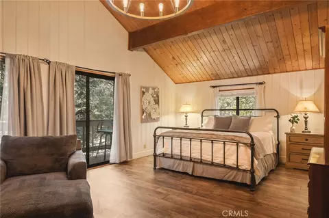 Bedroom - 27332 Pinewood, Lake Arrowhead, CA 92352 photo 1 of 5
