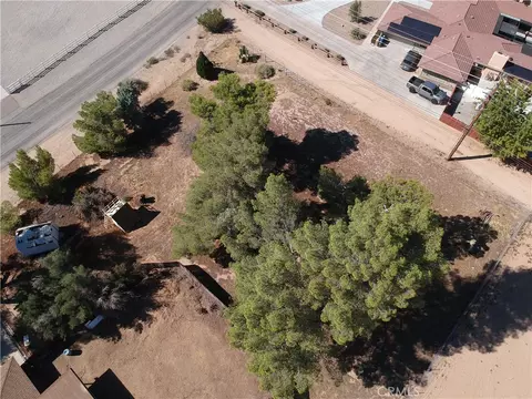 View/Area - 19430 Tomahawk Rd, Apple Valley, CA 92307 photo 8 of 9