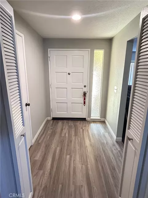 Entry Way - 19430 Tomahawk Rd, Apple Valley, CA 92307 photo 2 of 2